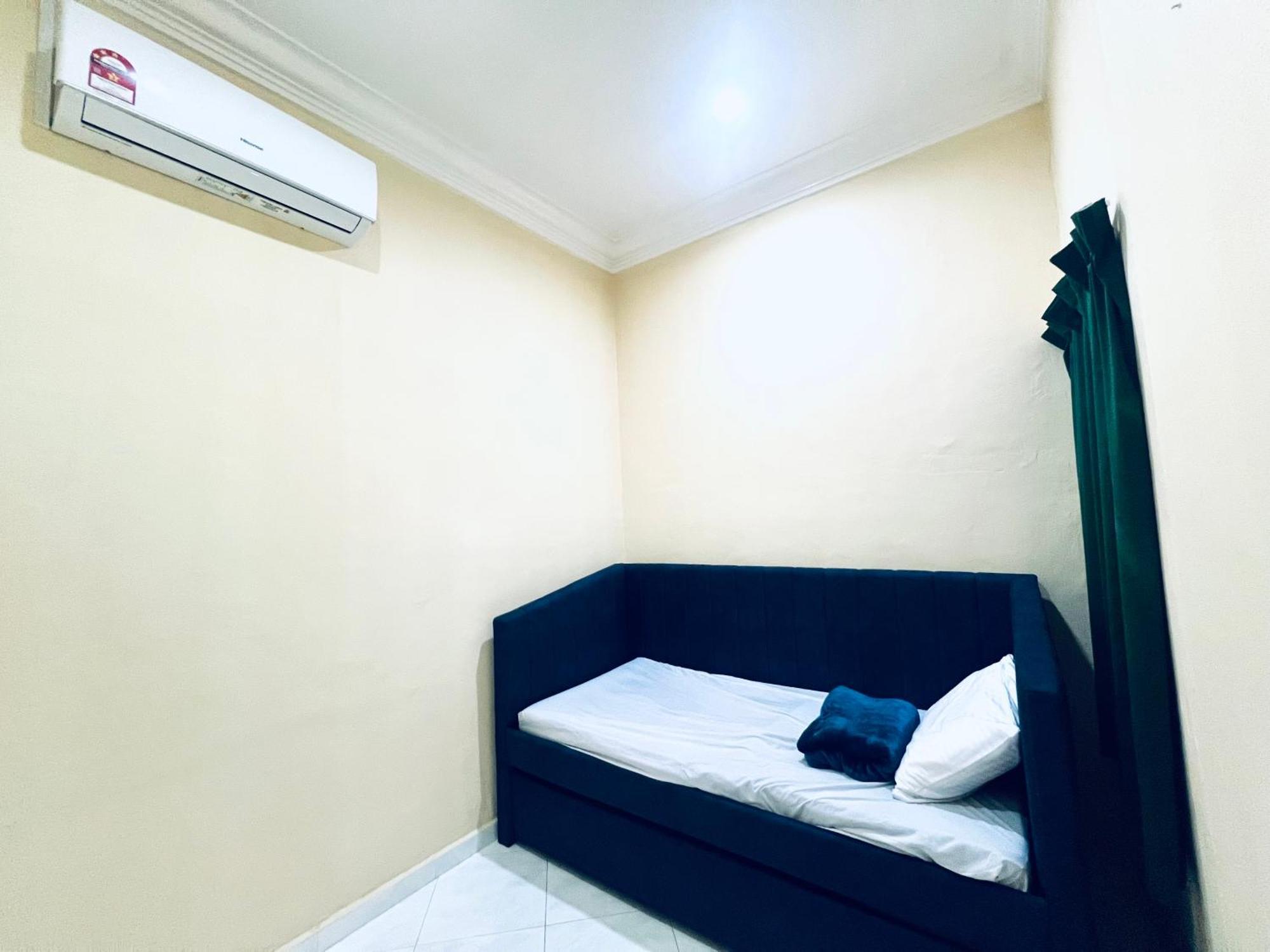Singhome Holiday House Мерсинг Екстериор снимка